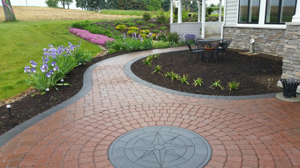 Olde Town Cobble Walkway with Compass
