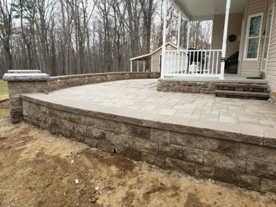 finished raised patio with verious stone sizes